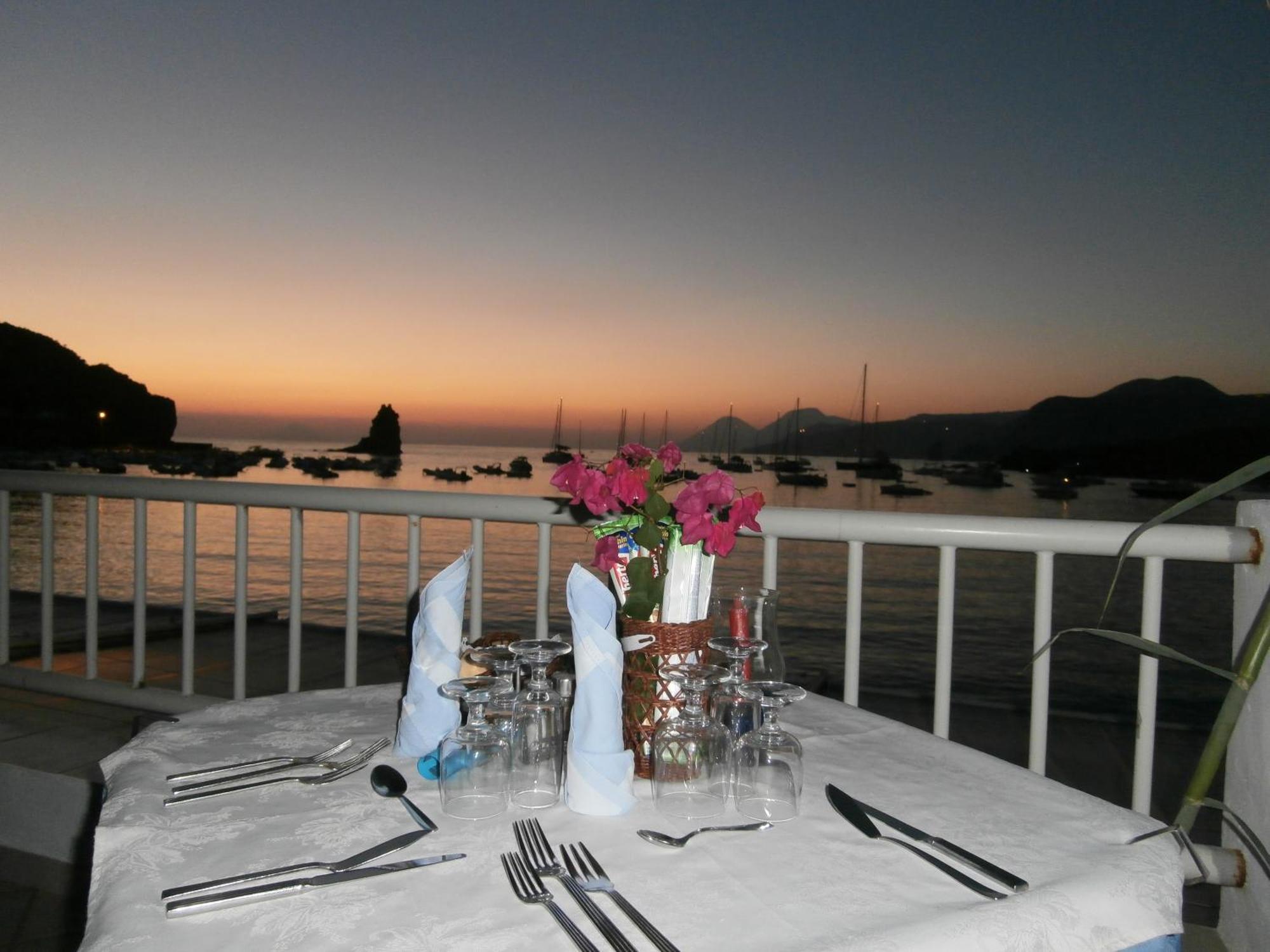 Hotel Conti Vulcano (Isola)